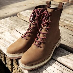 Toms Frankie Women's Ortholite Water Resistant Tan Oiled Nutback Boots NWOT